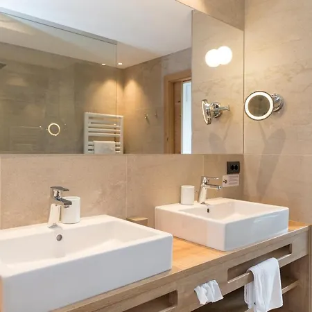 Royal Hotel 3*